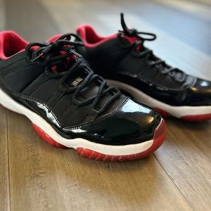 100% AUTHENTIC!!!!!! Jordan 11 retro low Bred size 11.5 very good condition